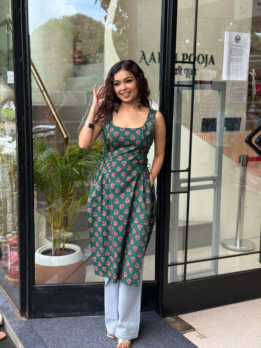 Flower Square neck side dori kurti 