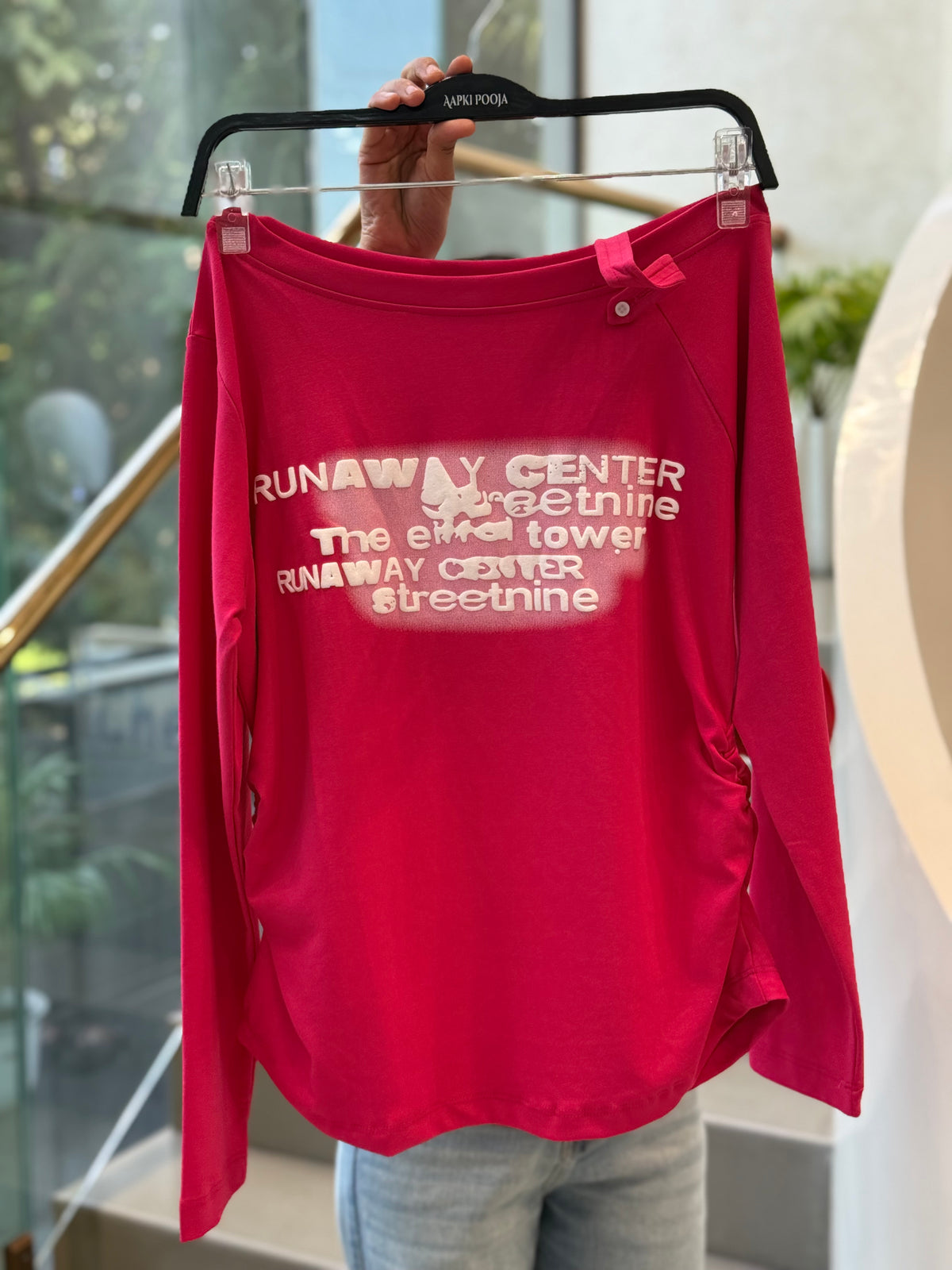 One site, full sleeves, stretchable T-shirt 