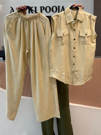 Collared shirt neckline with belt cordset